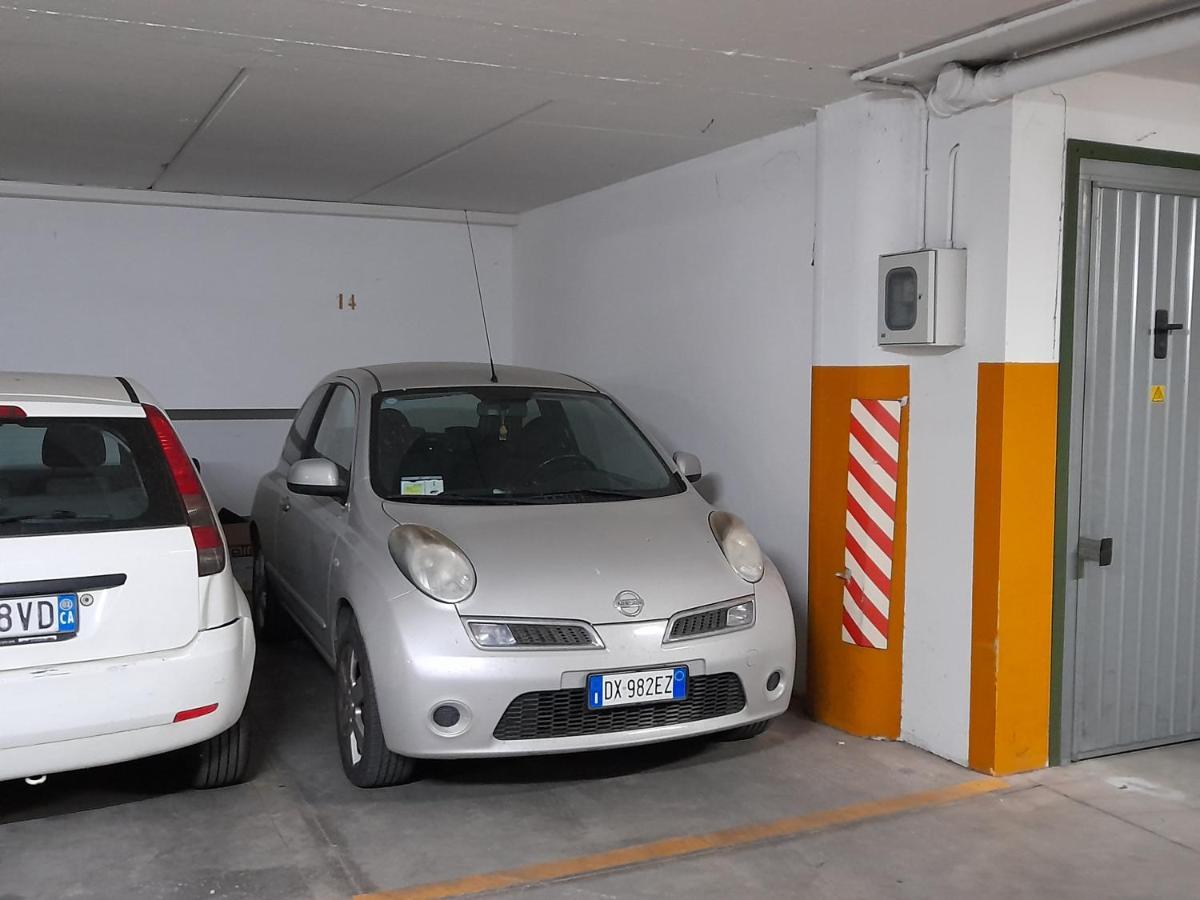Da Sofia Apartment-Parking Кальяри Экстерьер фото